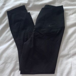 Black textured Nike leggings